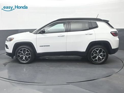 Used 2025 Jeep Compass Limited AWD/4WD image 4