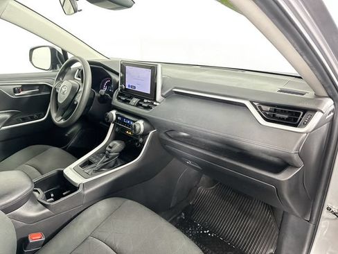 Used 2024 Toyota RAV4 XLE AWD/4WD image 27