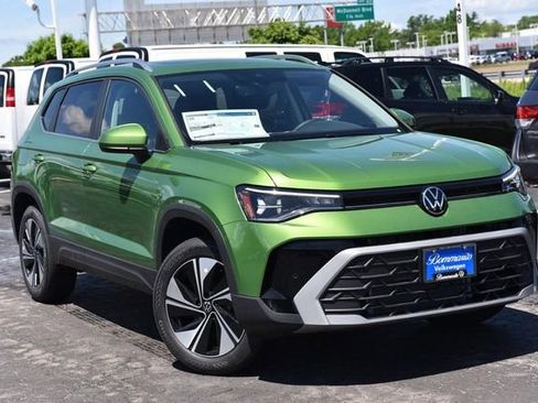 New 2026 Volkswagen Taos SE AWD/4WD image 2