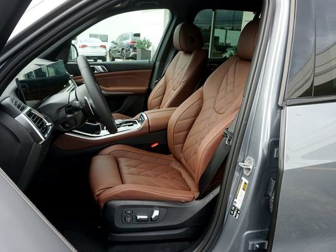 New 2026 BMW X5 xDrive40i w/ M Sport Package AWD/4WD image 10