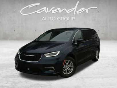Used 2023 Chrysler Pacifica Touring-L