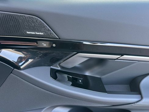 New 2026 BMW 530i RWD image 18