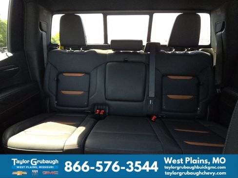 Used 2024 GMC Sierra 1500 AT4 w/ Technology Package AWD/4WD image 27