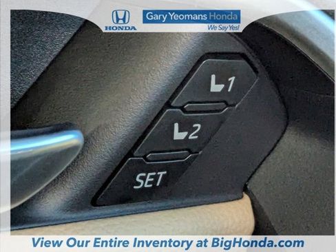 Used 2025 Toyota RAV4 Limited w/ Advanced Technology Package image 26