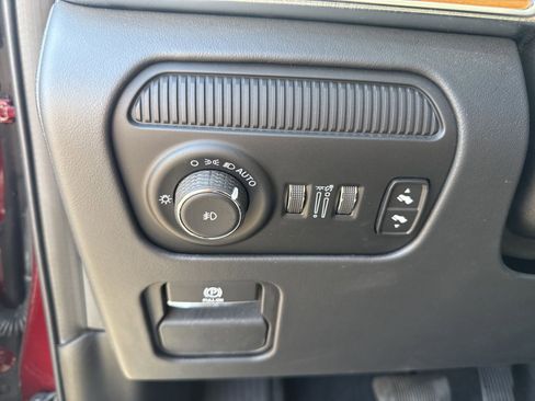 Used 2022 Jeep Grand Wagoneer Series III image 26