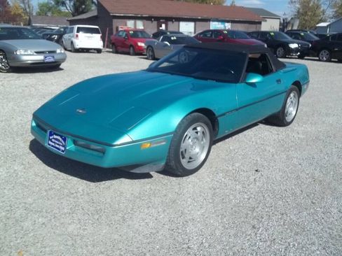 Used 1990 Chevrolet Corvette Convertible RWD image 3