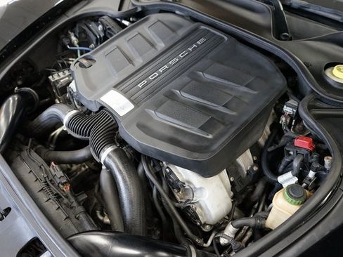 Used 2014 Porsche Panamera 4S Executive w/ Sport Chrono Package image 60