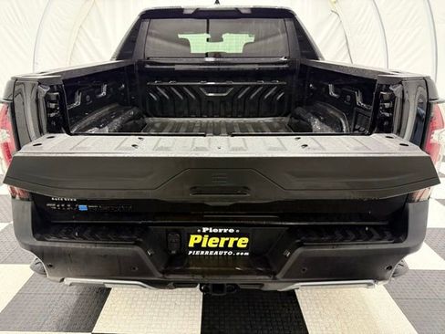 Used 2025 Chevrolet Silverado EV LT image 4