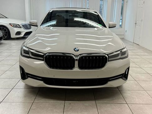 Used 2021 BMW 530i w/ Convenience Package RWD image 2