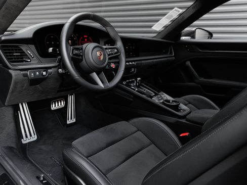 Certified 2025 Porsche 911 Carrera 4 GTS AWD/4WD image 4