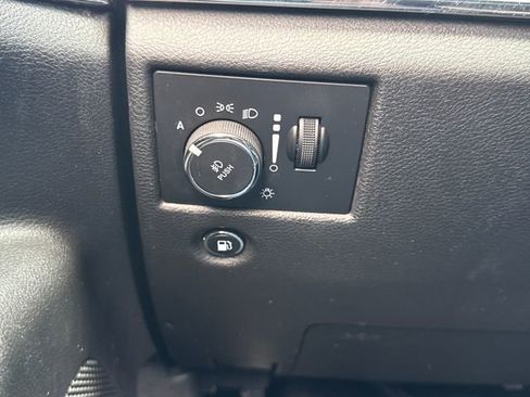 Used 2018 Jeep Grand Cherokee Limited w/ Trailer Tow Group IV image 31