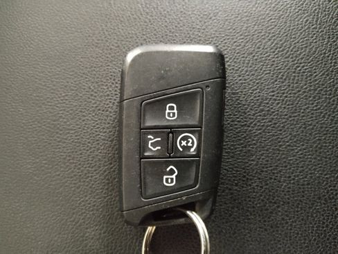 Used 2021 Volkswagen Atlas Cross Sport SEL AWD/4WD image 32