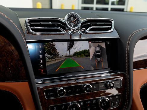 Certified 2023 Bentley Bentayga Extended Wheelbase AWD/4WD image 44