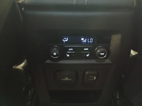 Used 2020 Chevrolet Traverse Premier w/ Redline Edition AWD/4WD image 36
