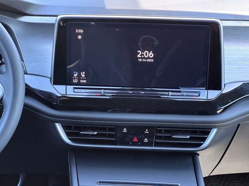 New 2026 Volkswagen Atlas Cross Sport SE image 22