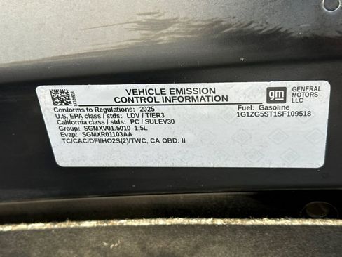 Used 2025 Chevrolet Malibu RS FWD image 38