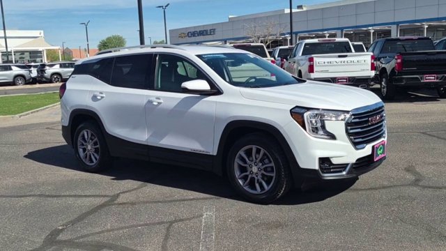 Certified 2023 GMC Terrain SLT FWD image 2
