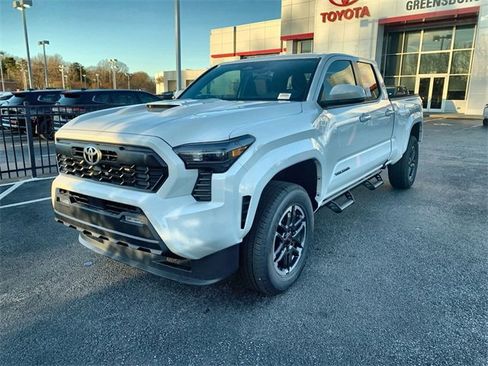 New 2025 Toyota Tacoma TRD Sport image 4