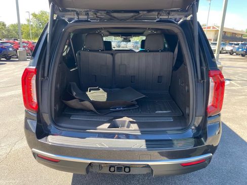 Used 2023 GMC Yukon XL Denali AWD/4WD image 8