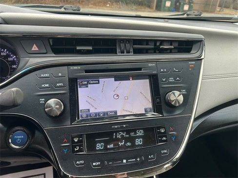 Used 2016 Toyota Avalon Limited image 17