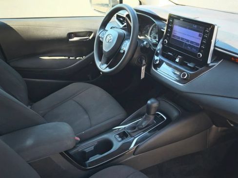 Used 2020 Toyota Corolla LE FWD image 26