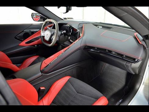 Used 2024 Chevrolet Corvette Stingray Preferred Cpe w/ Z51 Performance Package RWD image 25