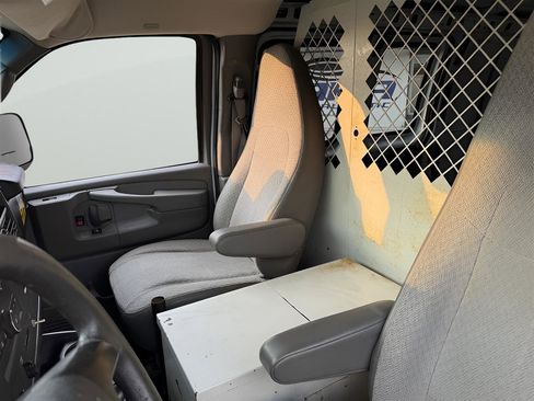 Used 2014 Chevrolet Express 1500 AWD image 13