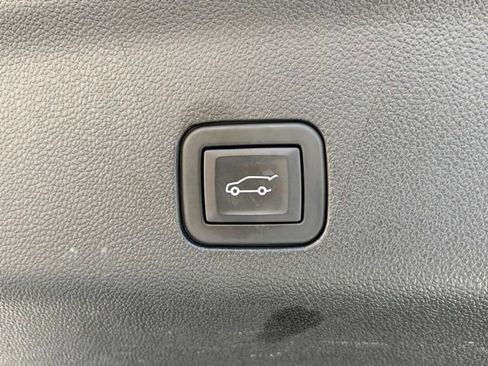 Used 2024 GMC Yukon AT4 image 9