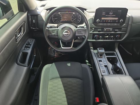 Used 2024 Nissan Pathfinder S FWD image 20