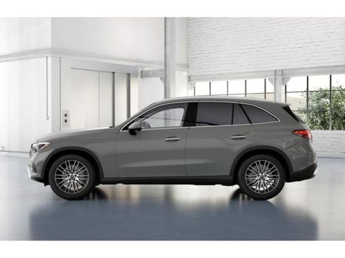 Used 2026 Mercedes-Benz GLC 300 4MATIC image 34