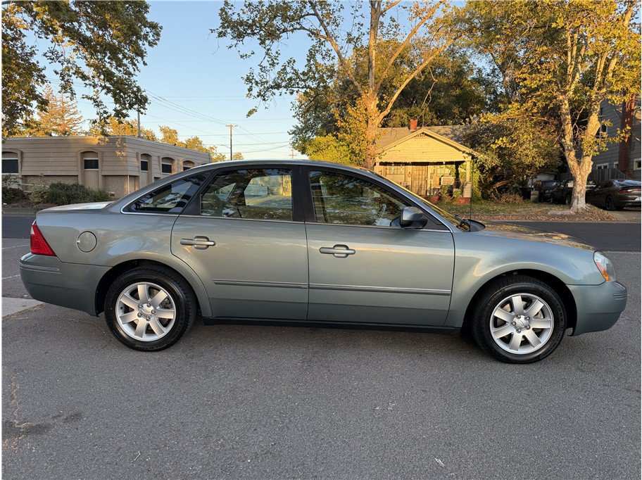 Used 2005 Ford Five Hundred SEL FWD image 6