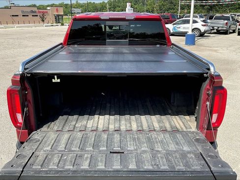 Used 2019 GMC Sierra 1500 SLT w/ SLT Premium Plus Package AWD/4WD image 24