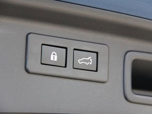 Certified 2023 Subaru Forester Premium image 33