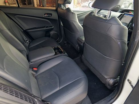 Used 2017 Toyota Prius Prime Premium image 29