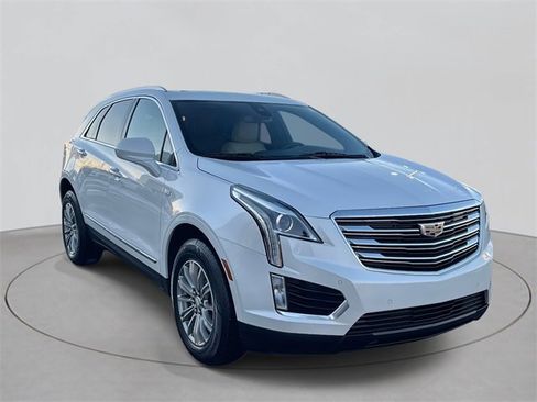 Used 2017 Cadillac XT5 Luxury w/ Driver Awareness Package image 3