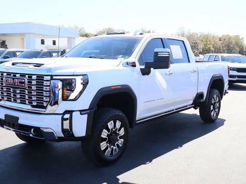 Used 2024 GMC Sierra 2500 Denali w/ Denali Reserve Package image 4