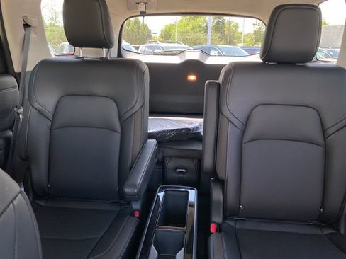 New 2026 Nissan Pathfinder SL w/ SL Premium Package AWD/4WD image 11