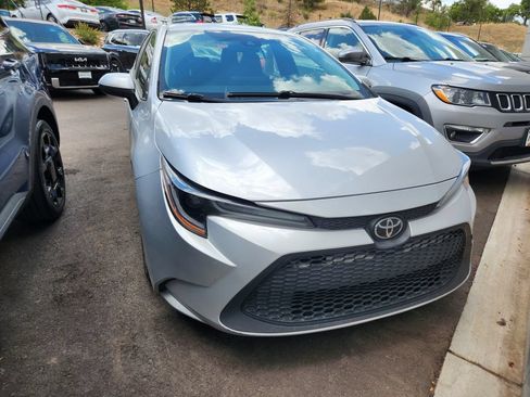 Used 2022 Toyota Corolla LE FWD image 9