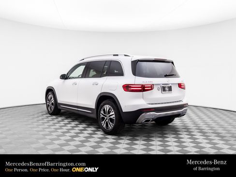 New 2025 Mercedes-Benz GLB 250 4MATIC image 3