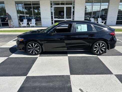 Used 2024 Honda Civic EX-L image 1