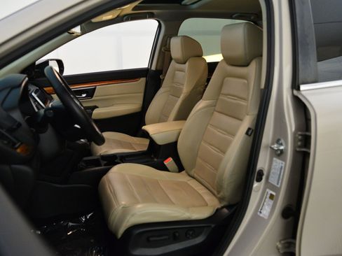 Used 2018 Honda CR-V Touring image 5