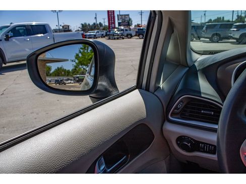 Used 2023 Chrysler Voyager LX FWD image 31
