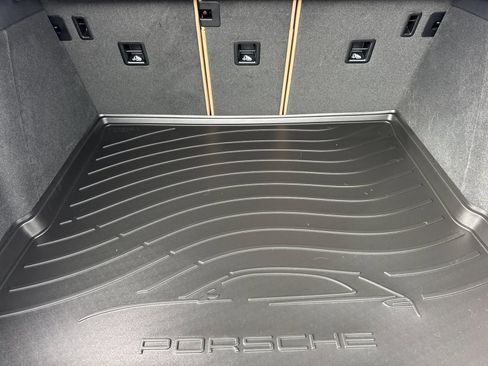 Certified 2025 Porsche Cayenne Coupe image 17