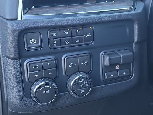 New 2026 Chevrolet Suburban LT w/ Comfort Package image 28