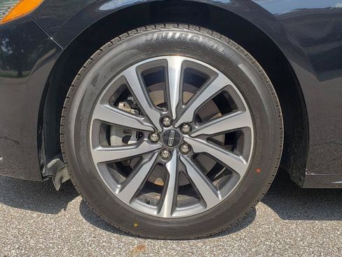 Used 2019 Lincoln Continental Premiere FWD image 7