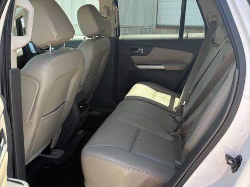 Used 2014 Ford Edge Limited w/ Equipment Group 301A FWD image 9