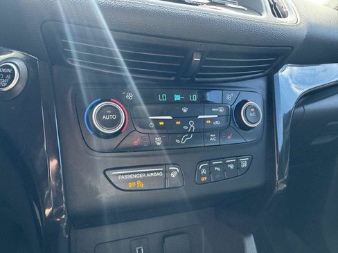 Used 2019 Ford Escape Titanium FWD image 21