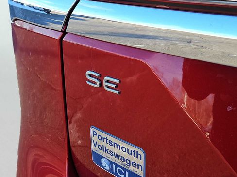 Certified 2025 Volkswagen Atlas SE image 12