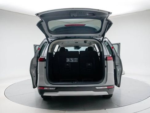 Used 2022 Kia Carnival EX FWD image 20