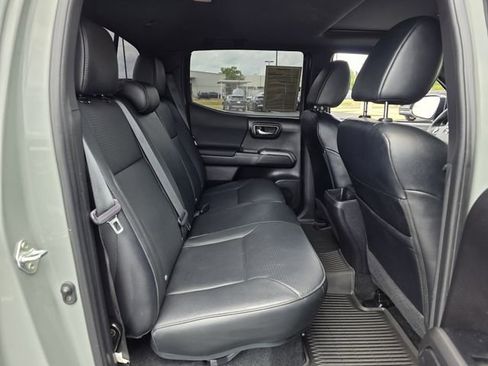 Used 2023 Toyota Tacoma TRD Off-Road w/ TRD Premium Off Road Package AWD/4WD image 27